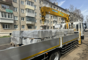 По информации Главы Советско-Гаванского района Дмитрия Чайки, в Советской Гавани активно ведутся работы по ремонту дорожной сети.
