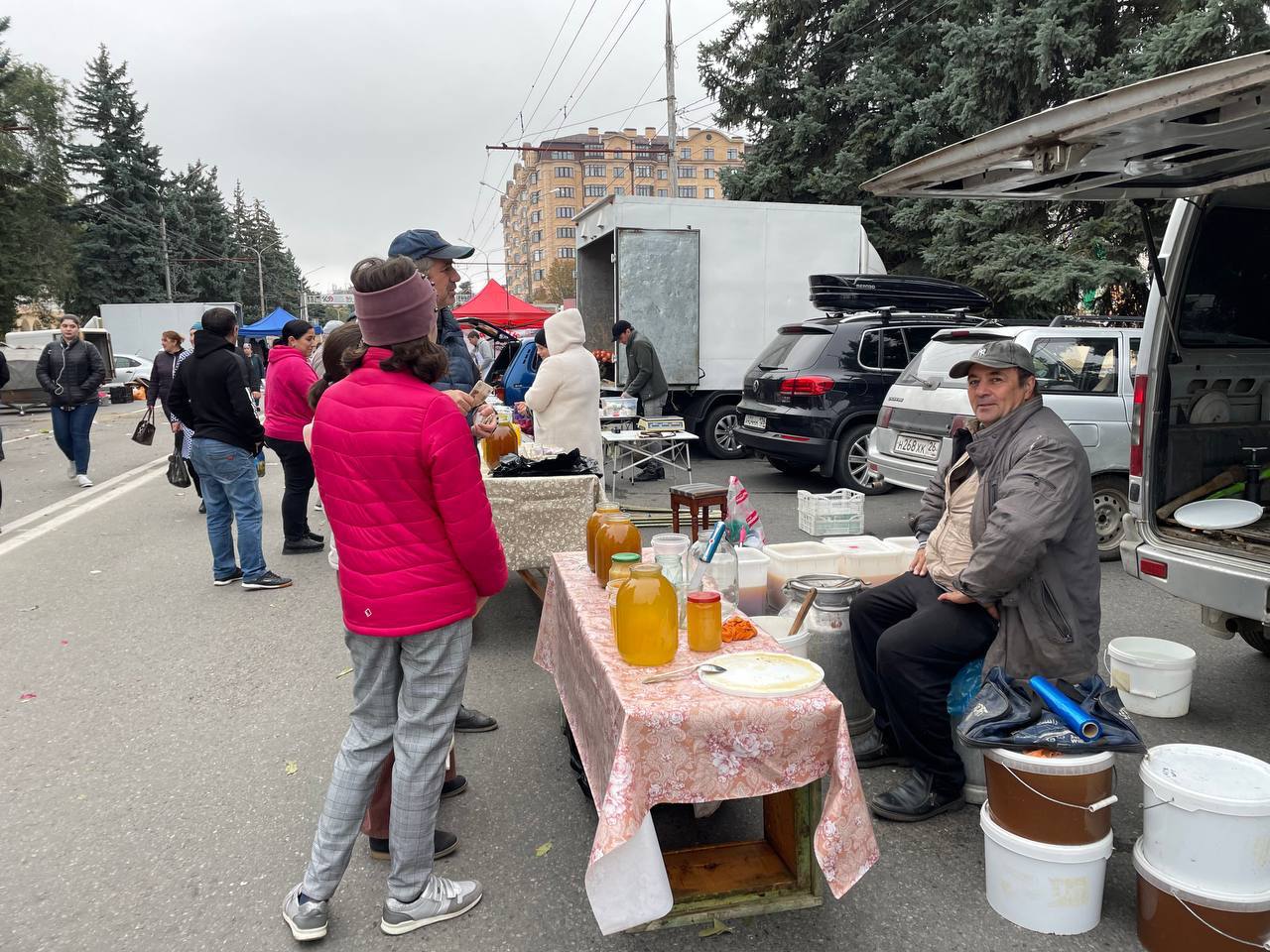 В столице Карачаево-Черкесии проходит традиционная осенняя ярмарка 