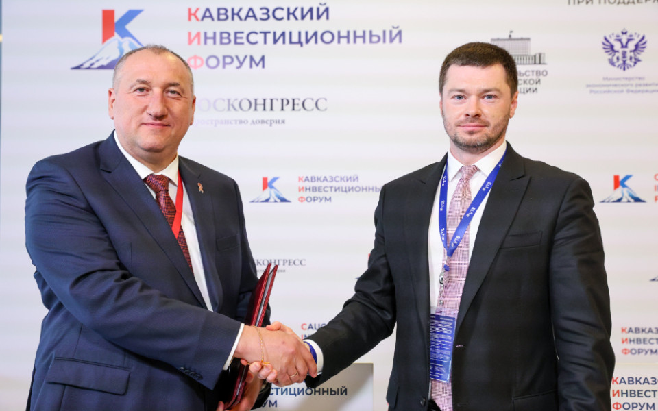 Министр здравоохранения Ставропольского края Юрий Литвинов и генеральный директор ВТБ Медицина Сергей Нечаев
