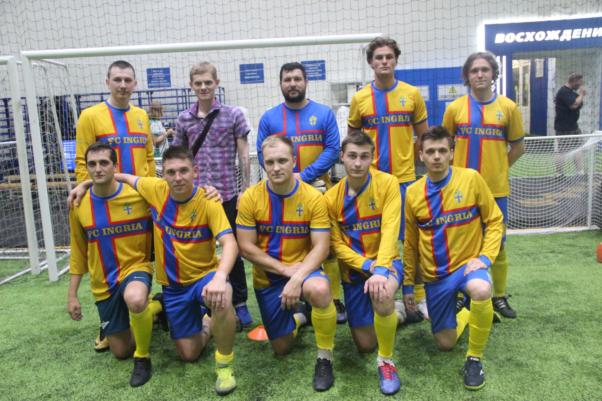 Футбольная команда при поддержке НЕВСКИХ НОВОСТЕЙ выиграла приз на «Кубке Росглавспорт»