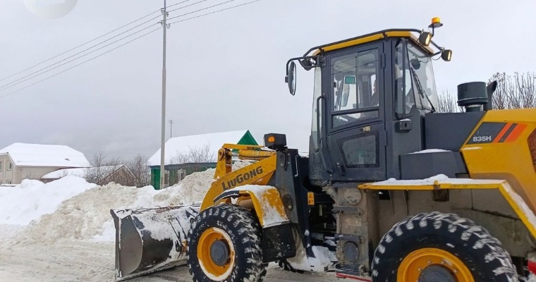 В Миндортрансе Удмуртии напомнили, в какой срок должны убирать снег с дорог