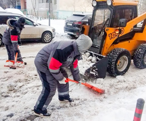 На территории городского округа Красногорск продолжается масштабная уборка снега