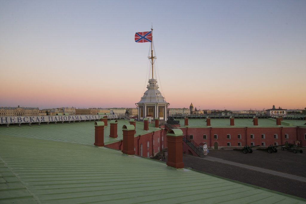 Традиция поднятия гюйса над крепостью была прервана после революции 1917 года, возобновили ее только четверть века назад. 