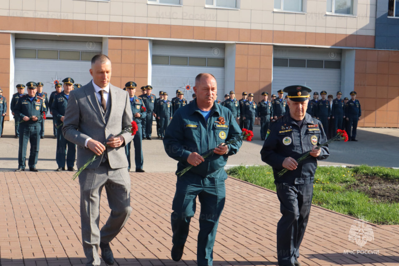 В День памяти сотрудников, погибших при исполнении служебного долга, традиционно почтили ульяновских огнеборцев