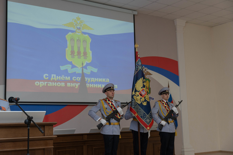 Представители Росгвардии приняли участие в торжественных мероприятиях в День сотрудника органов внутренних дел