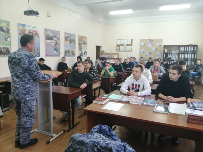 Сотрудники вневедомственной охраны провели уроки в школах, приуроченные к 38-летию чернобыльской катастрофы