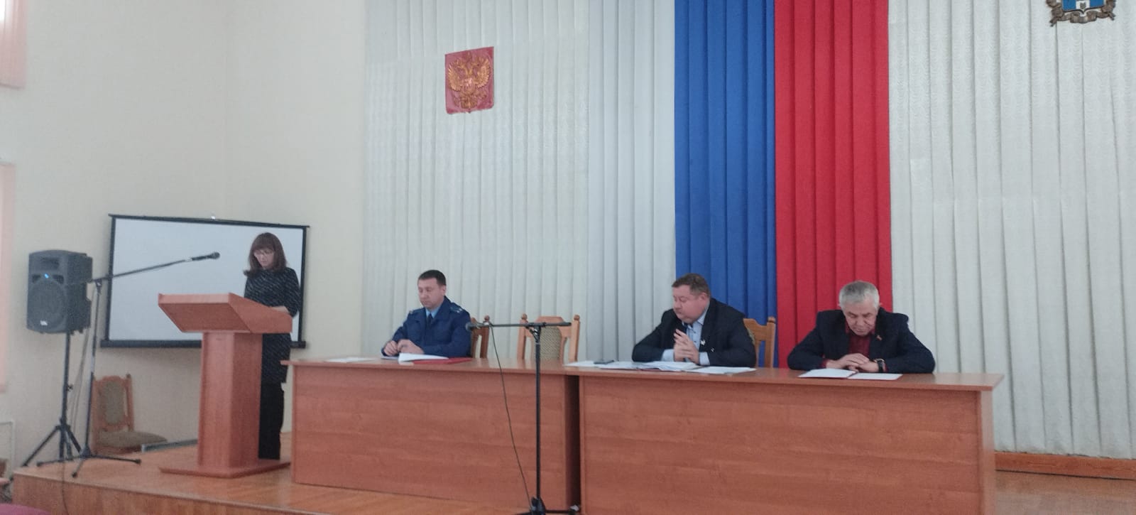 Прошло очередное заседание собрания депутатов Миллеровского района