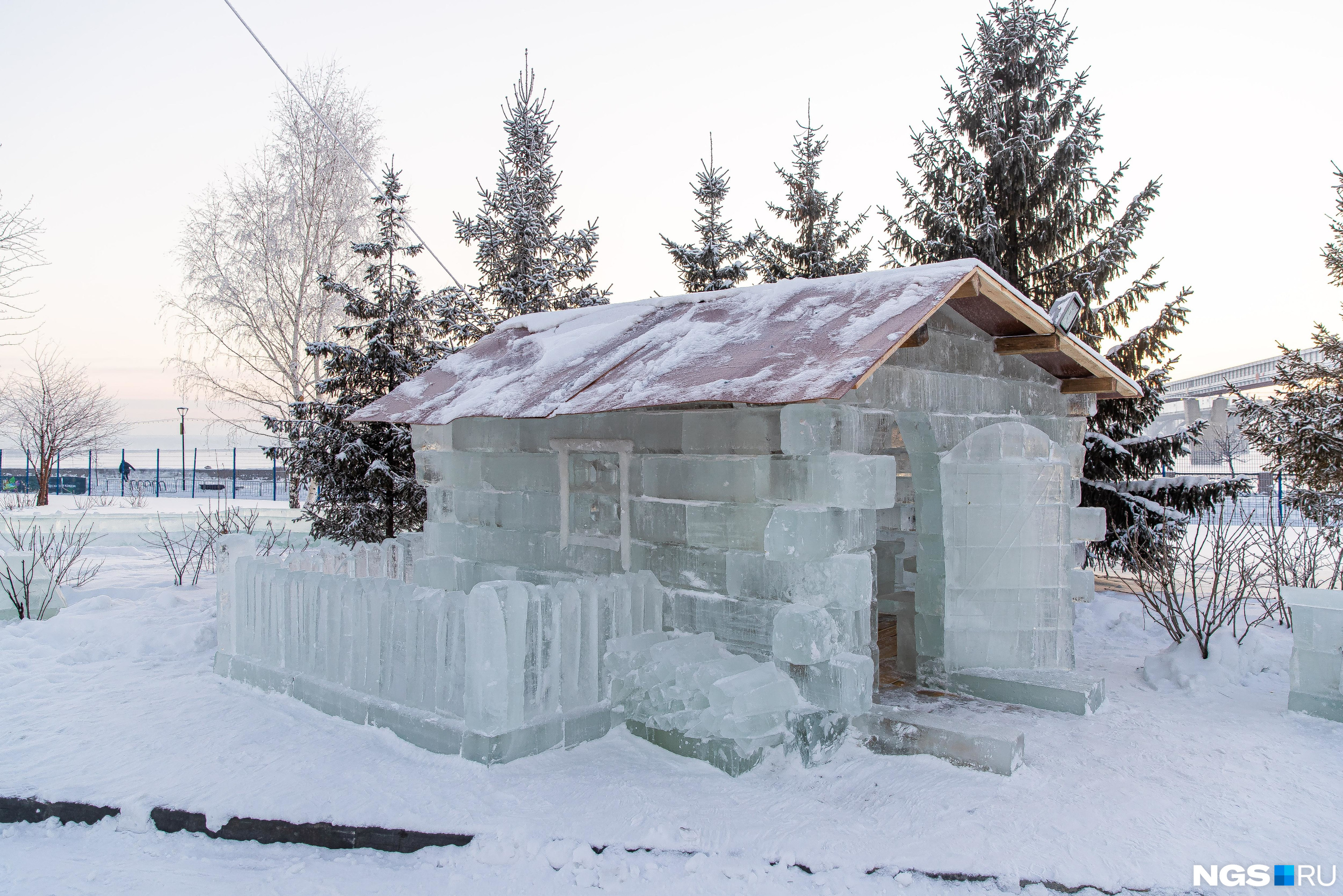 ледовый городок на набережной в новосибирске