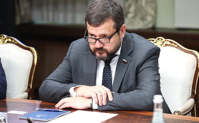 Константин Косачев провел встречу с заместителем Председателя Сената Республики Кения Катури Мурунги