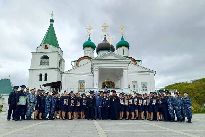 Судебные приставы приняли присягу накануне Дня Победы