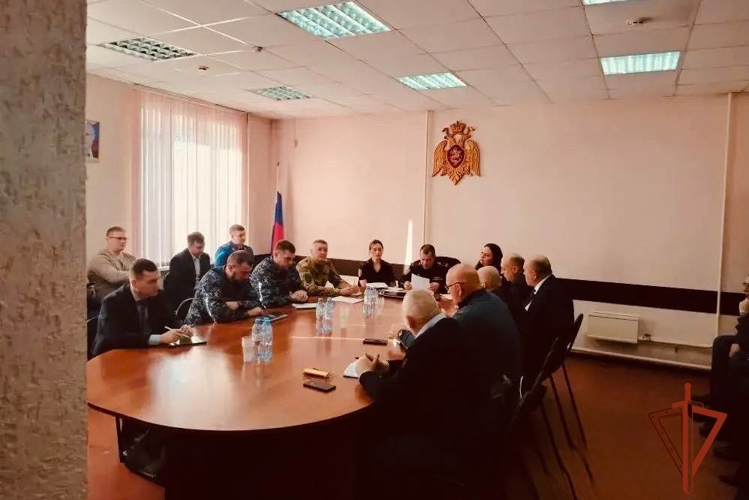В Томской области Росгвардия обсудила с представителями объектов топливно-энергетического комплекса региона актуальные вопросы по антитеррористической защите