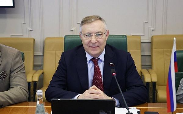 Поздравление сенатора РФ от Бурятии А.Г. Варфоломеева с Международным женским днём
