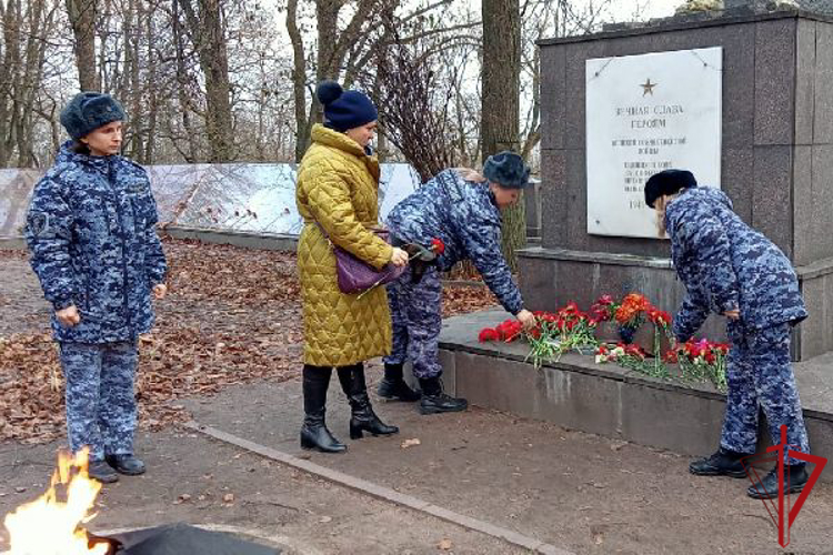 В День неизвестного солдата росгвардейцы почтили память павших воинов