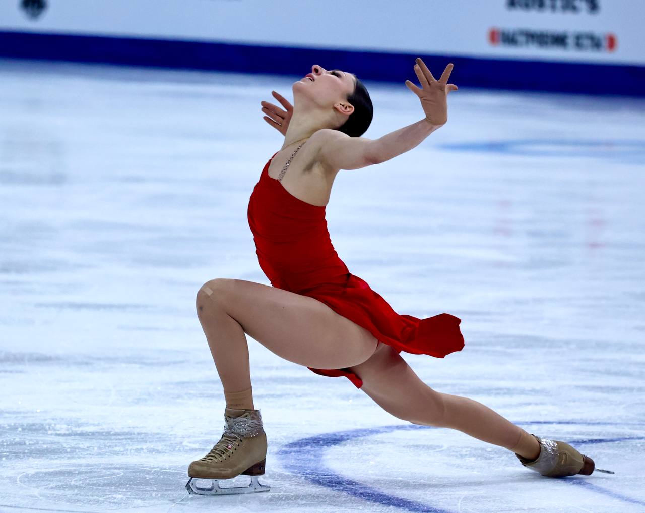Идеальные фото российских фигуристок: стартовал Гран-при «Звезды Магнитки»