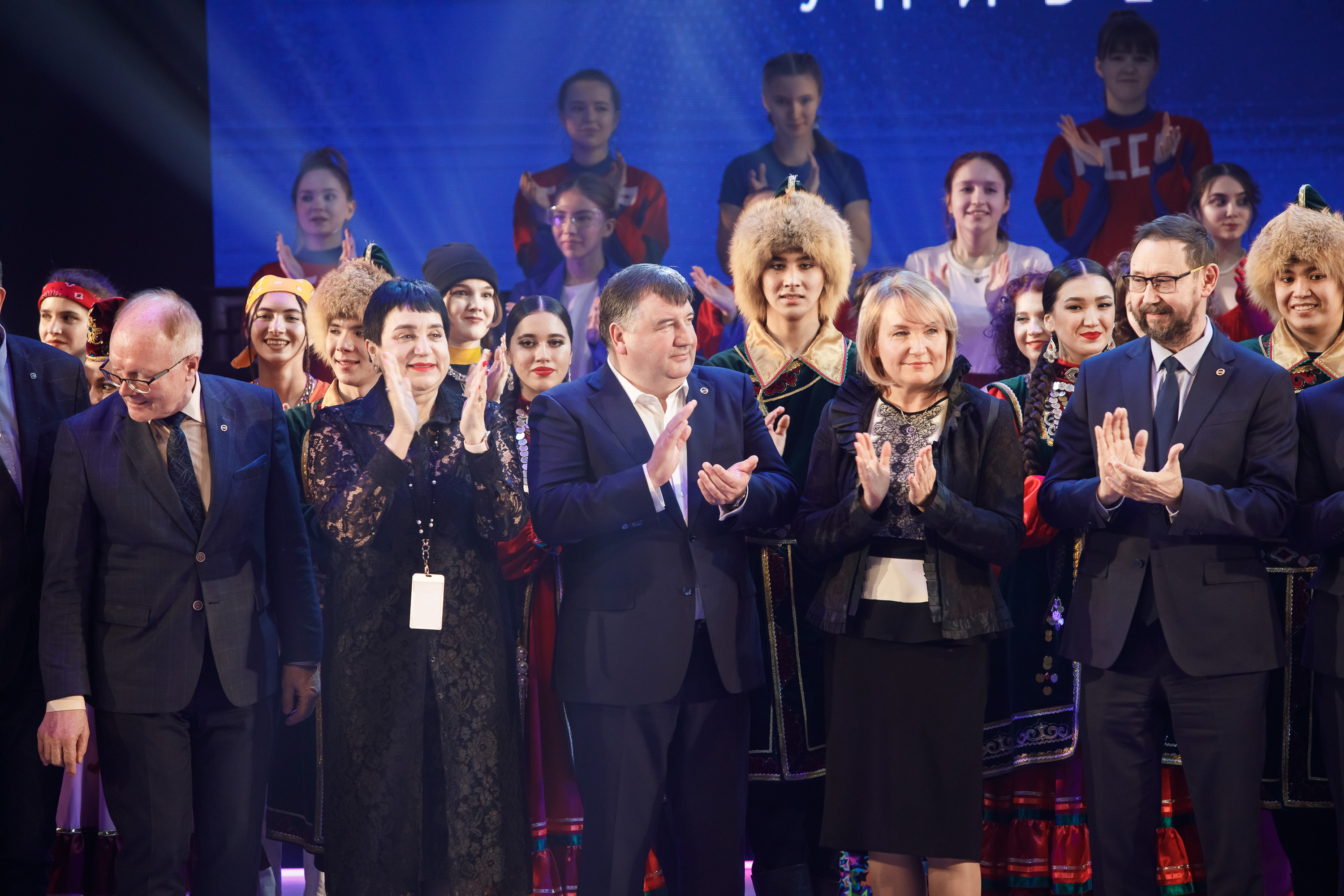 Торжественный вечер женщина года 2014 хабаровск. Торжественный вечер. Концерт ко дню фсб. На торжественный вечер по случаю. Торжественный вечер женщина года 2014 хабаровск.