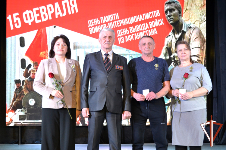 В Курганской области ансамбль песни и пляски Уральского ордена Жукова округа Росгвардии выступил для ветеранов боевых действий