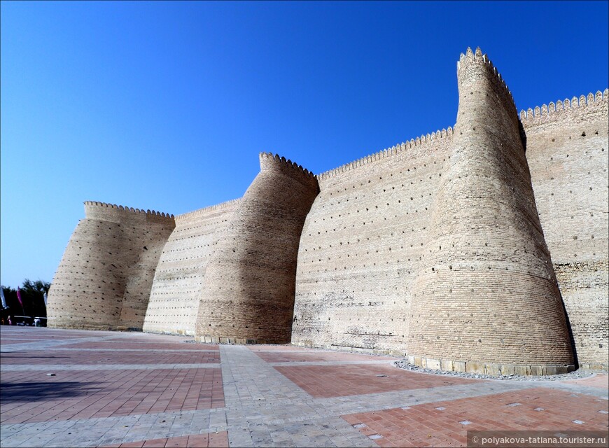 Стены крепости Арк. VI век