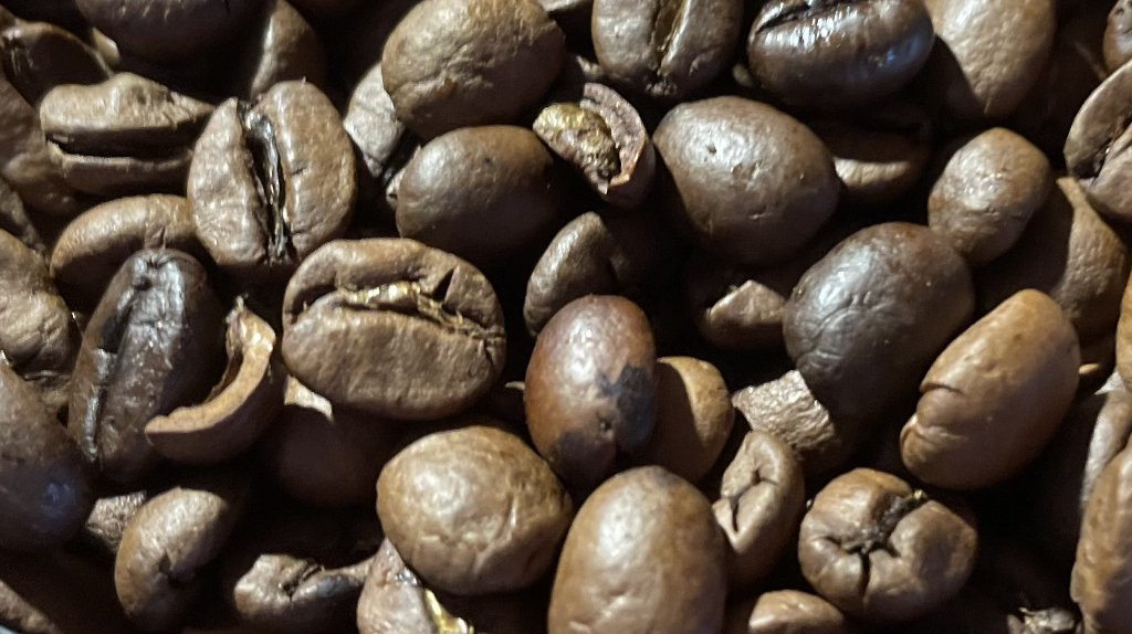 В Брянске уголовник вынес из магазина кофе на 3 500 рублей