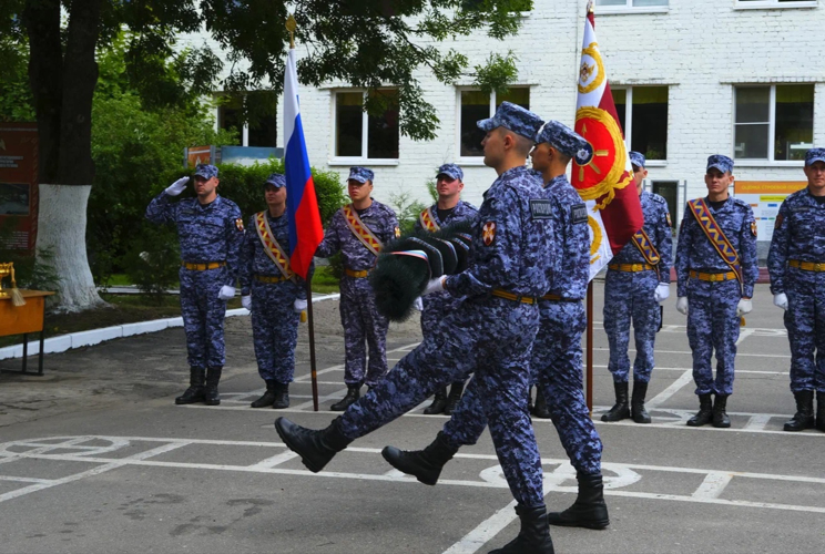 В специальном моторизованном полку Росгвардии открыли памятник воинам, павшим при исполнении воинского долга