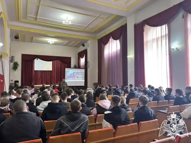 Росгвардия проводит цикл профориентационных и патриотических мероприятий в Воронежской области