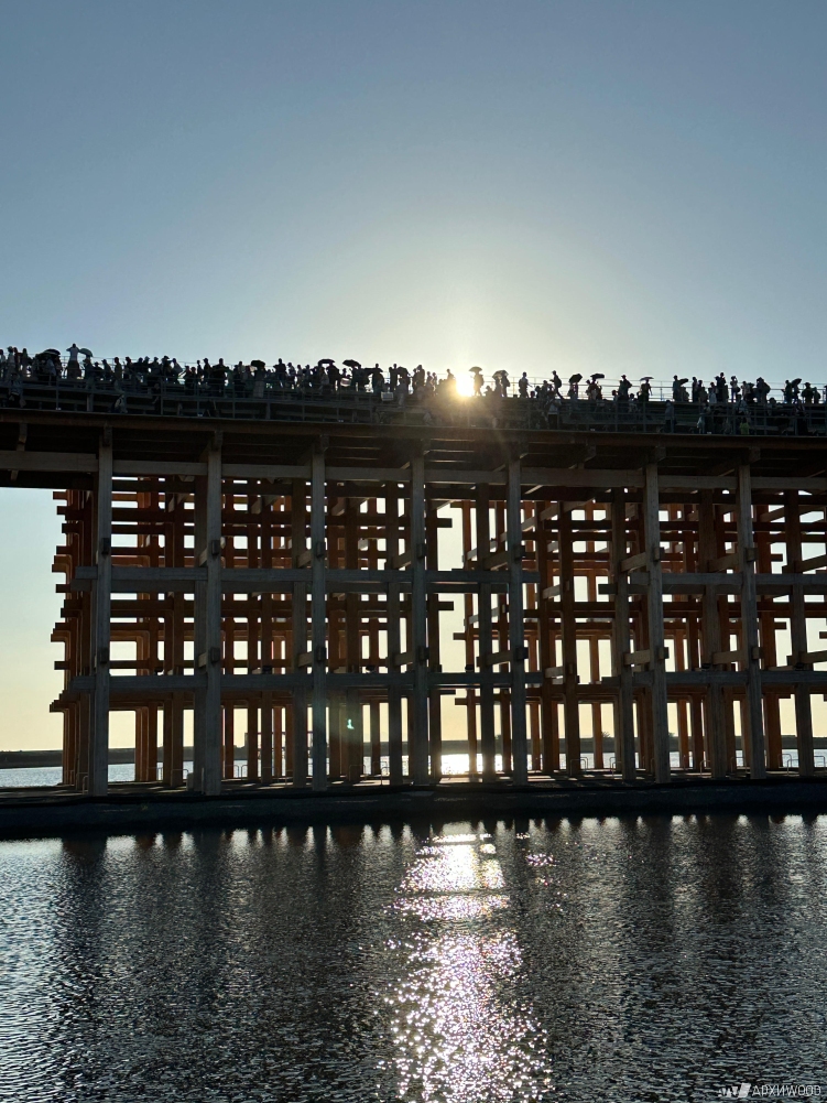 Где и зачем построено самое большое деревянное сооружение на планете