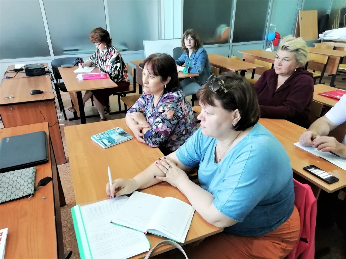 Минобразование хакасии абакан. Минтруд хакасии. Обучение хакасия. Министерство образования и науки республики хакасия министр. Мастер класс по хакасскому языку в доу.