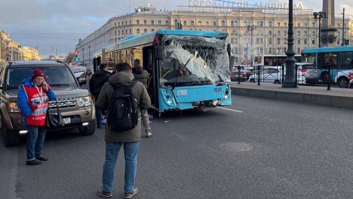 У водителя, устроившего массовую аварию в Петербурге, мог случиться приступ