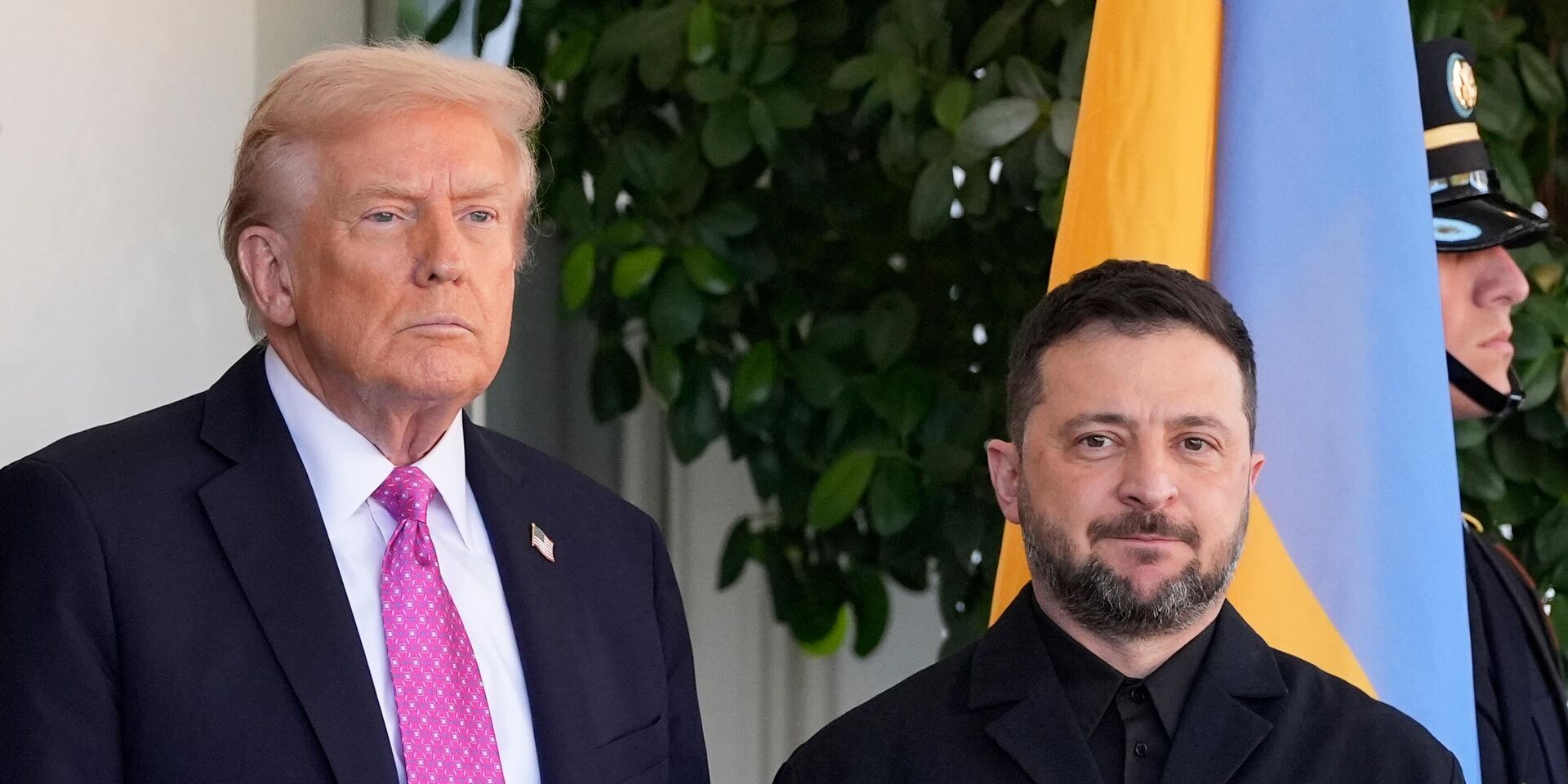 Президент США Дональд Трамп и Владимир Зеленский у западного Крыла Белого дома 17 октября 2025 г. - ИноСМИ, 1920, 20.10.2025