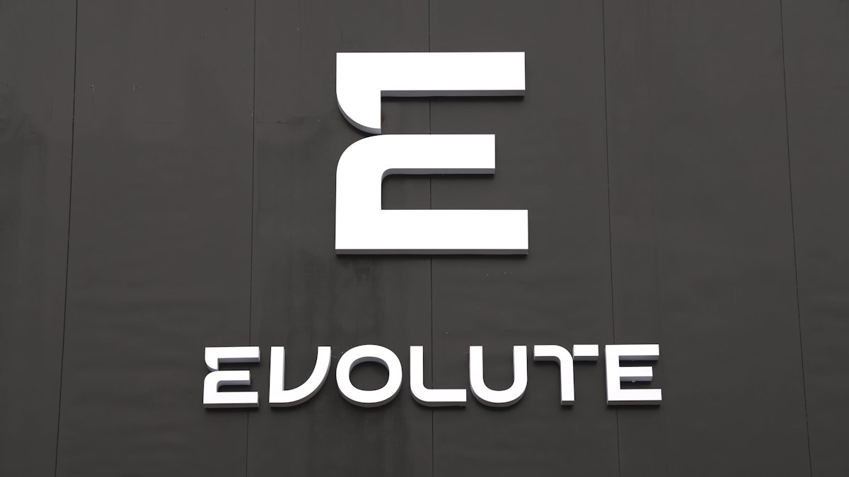 Объявлена стоимость нового Evolute i-Joy для России