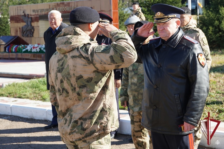 В Бурятии наградили лучших бойцов ОМОН «Кречет» Росгвардии 