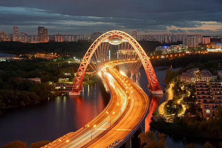 Какие объекты Москвы украсят художественной подсветкой в этом году