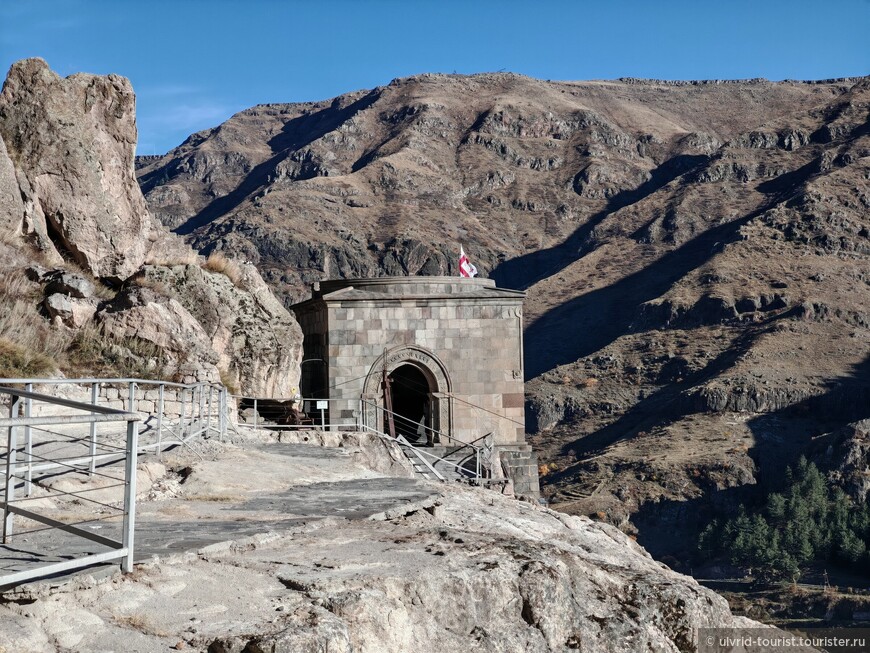 Крест из виноградной лозы