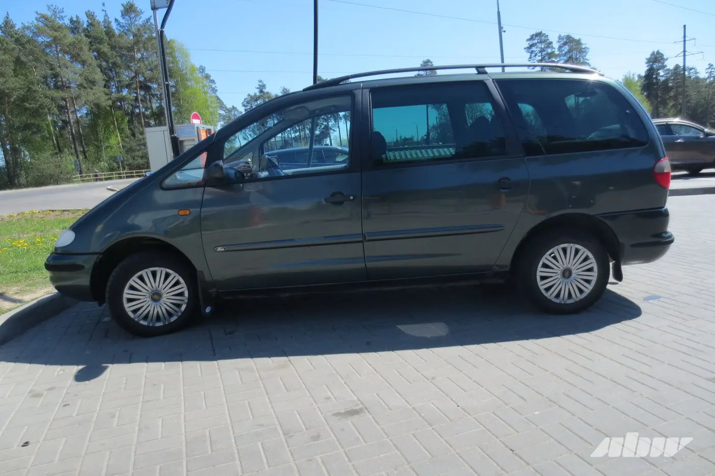 Ford_Galaxy_сбоку