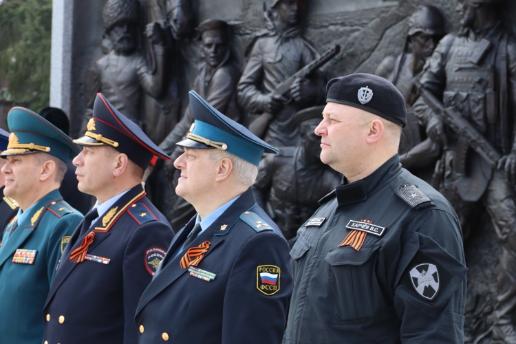 В Благовещенске в торжественных мероприятиях принял участие начальник территориального Управления Росгвардии Виталий Харчёв