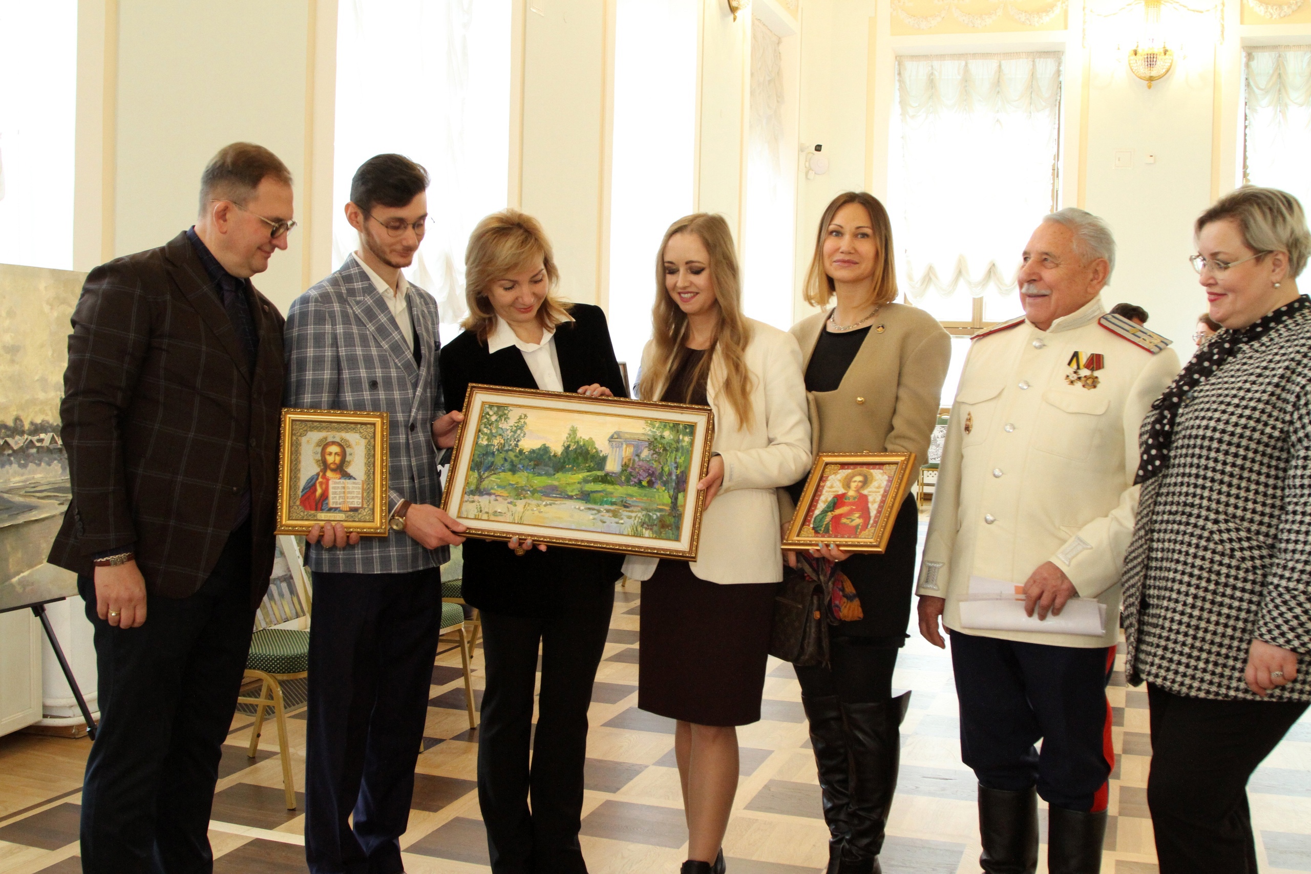 В ростовском «Шолохов-центре» состоялась выставка «Искусство – язык мира»