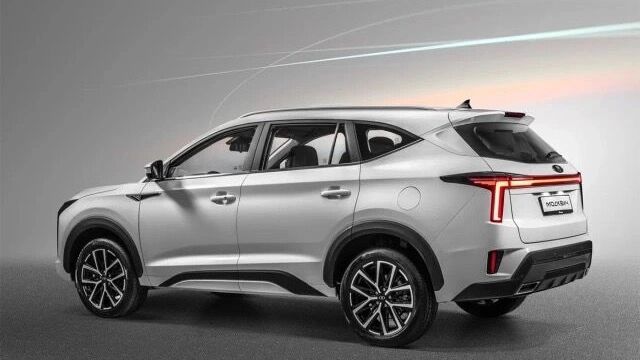 Оригинал «Москвича» продают в Китае с 2022 года под именем JAC Sehol X8 Plus