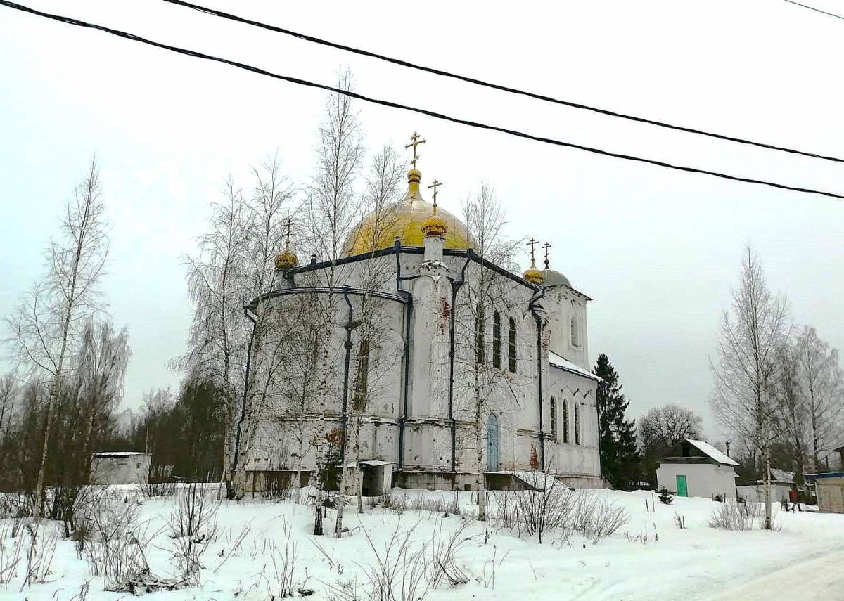 Ранее в храме использовали печное отопление.