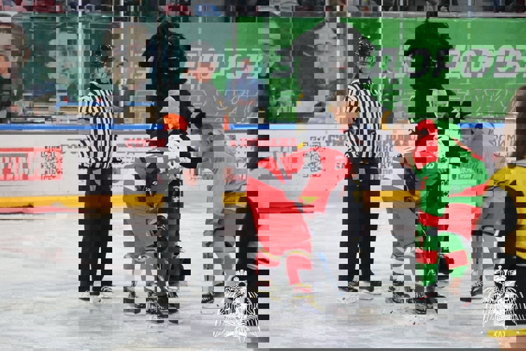 Росгвардейцы одержали победу в матче открытии Офицерской хоккейной лиги в Калуге