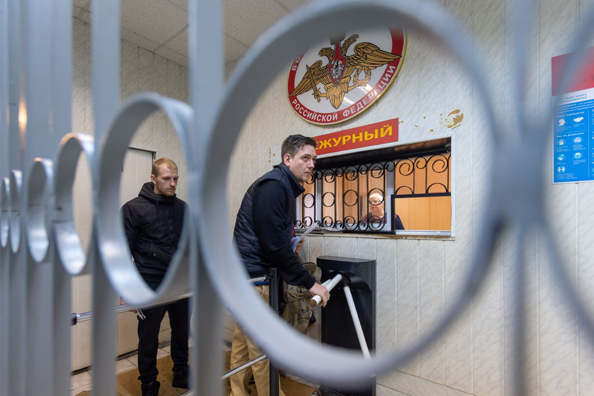 Броня от мобилизации. Бронь от мобилизации. Броня для мобилизационных. На военную службу призываются граждане. Бронь об отсрочке.