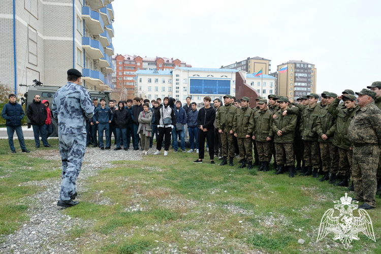 Росгвардия приняла участие в акции «День призывника» в Дагестане