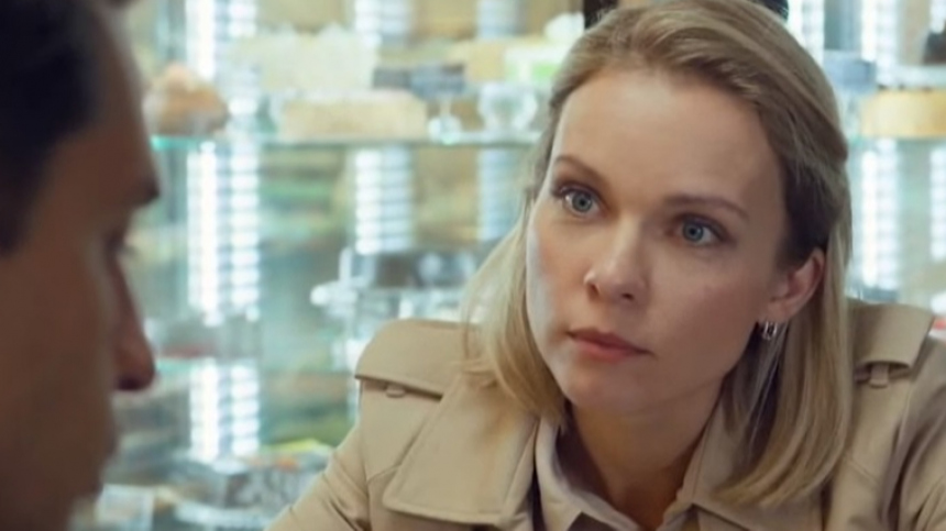 Стала многодетной мамой и эмигрировала во Францию: как сейчас живет звезда сериалов Полина Сыркина