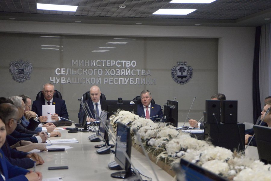 Алексей Шурчанов провел заседание Комитета по аграрным вопросам, природопользованию и экологии