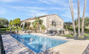 Исключительная вилла с бассейном, садом, винным погребом и гостевыми квартирами в Фаброне, Ницца, Франция за 2 480 000 €