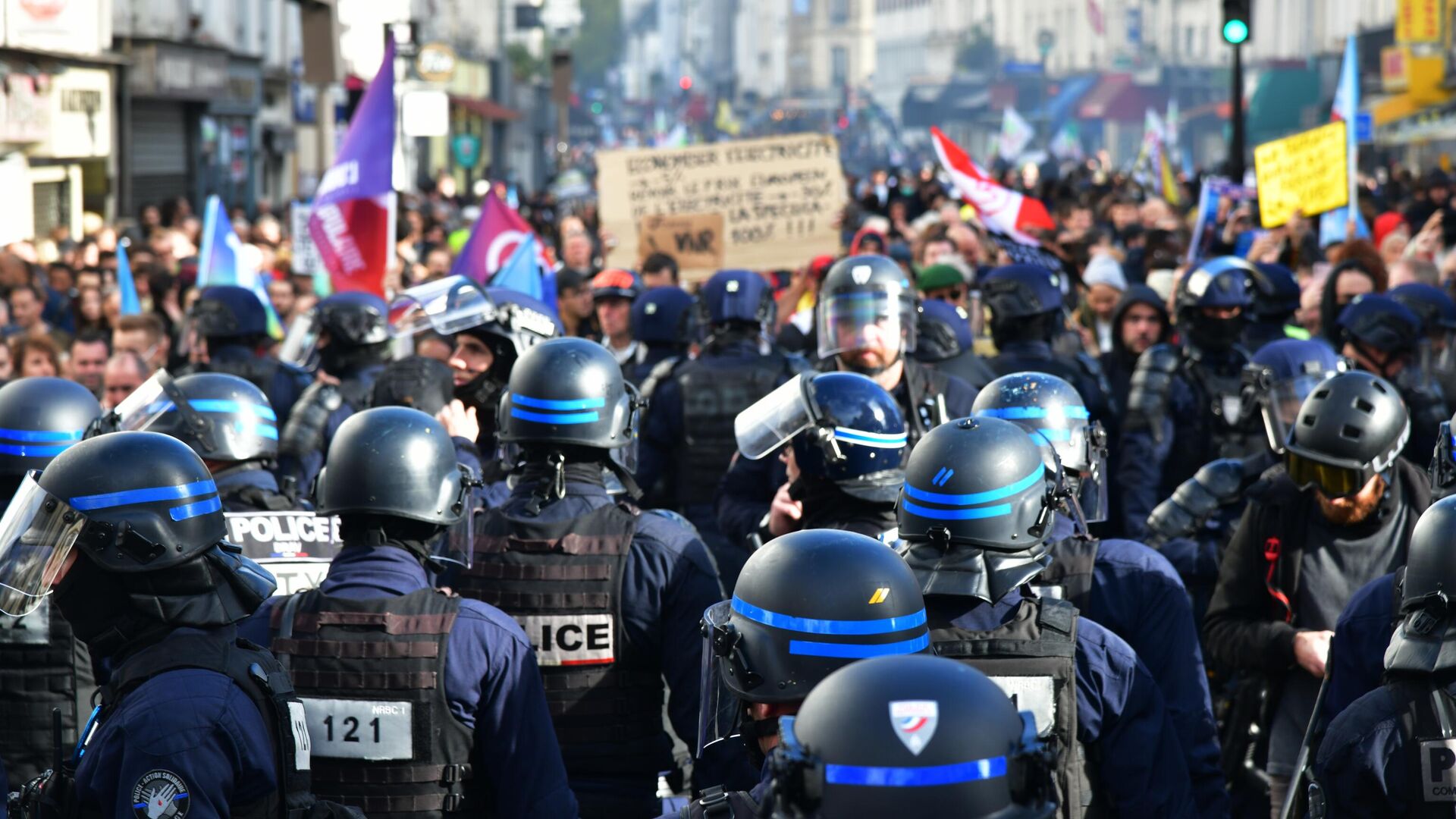 Протесты во франции фото