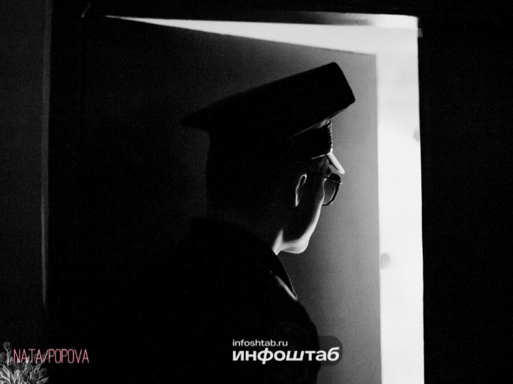 Астраханец отправится в колонию за то, что пытался задушить полицейского