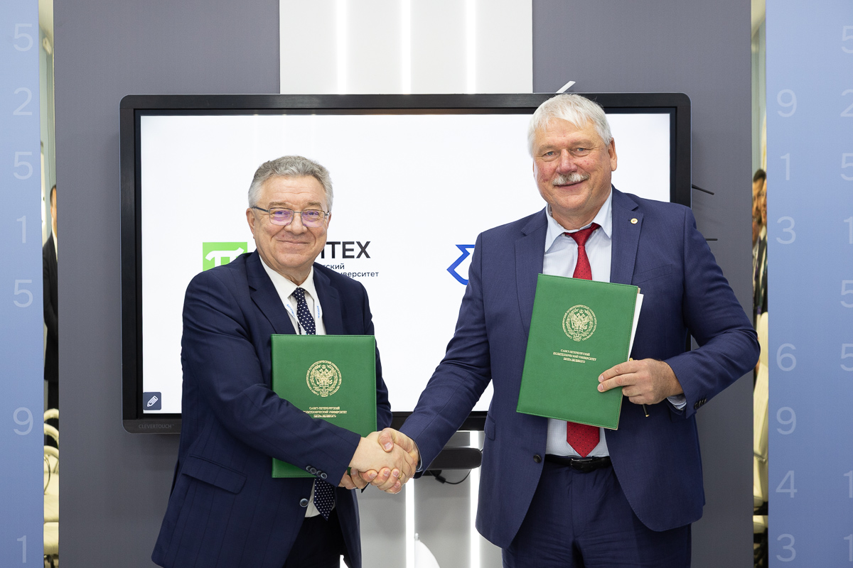 Ректор СПбПУ Андрей Рудской и генеральный директор «ЦЛТ Урал» Евгений Ерёмин 
