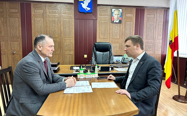 Игорь Мурог в рамках работы в регионе провел рабочую встречу с главой Скопинского округа Михаилом Ромодиным