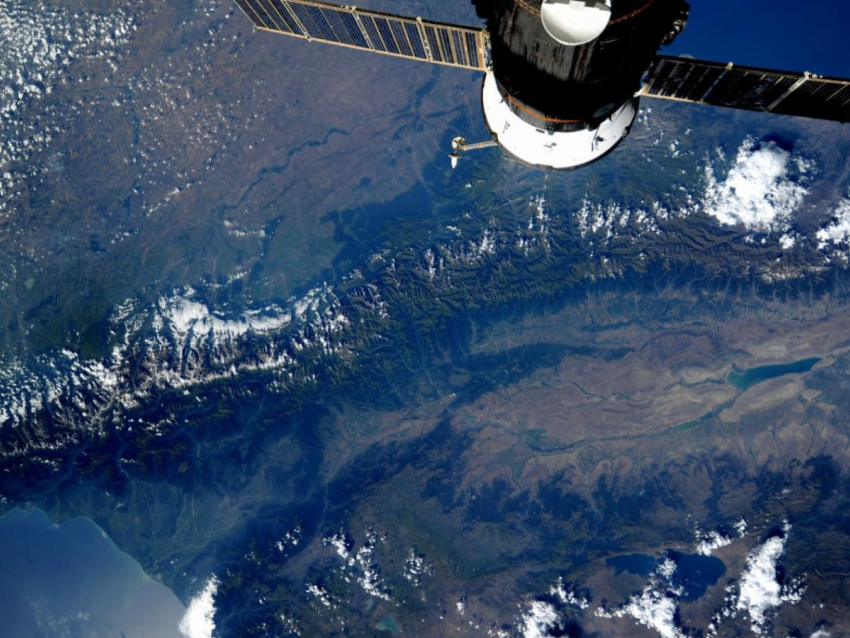 Космонавт показал величие Кавказского хребта с борта МКС