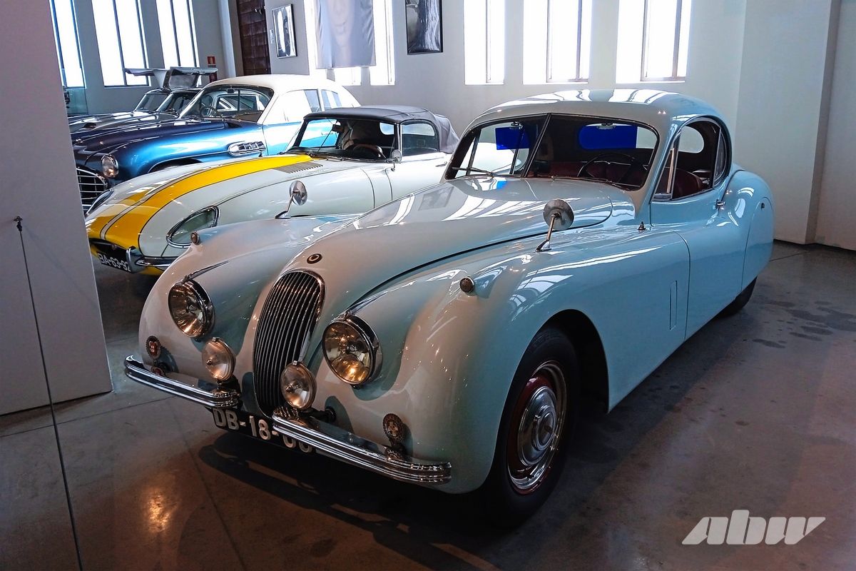 Стиль, мода и ретроавтомобили музея в испанской Малаге: часть вторая