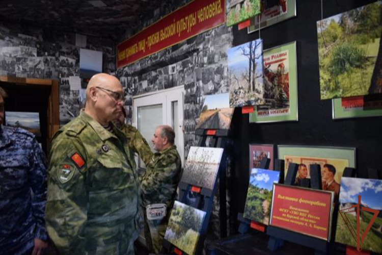 Фотовыставки работ военнослужащих и сотрудников Росгвардии проходят в регионах Центральной России